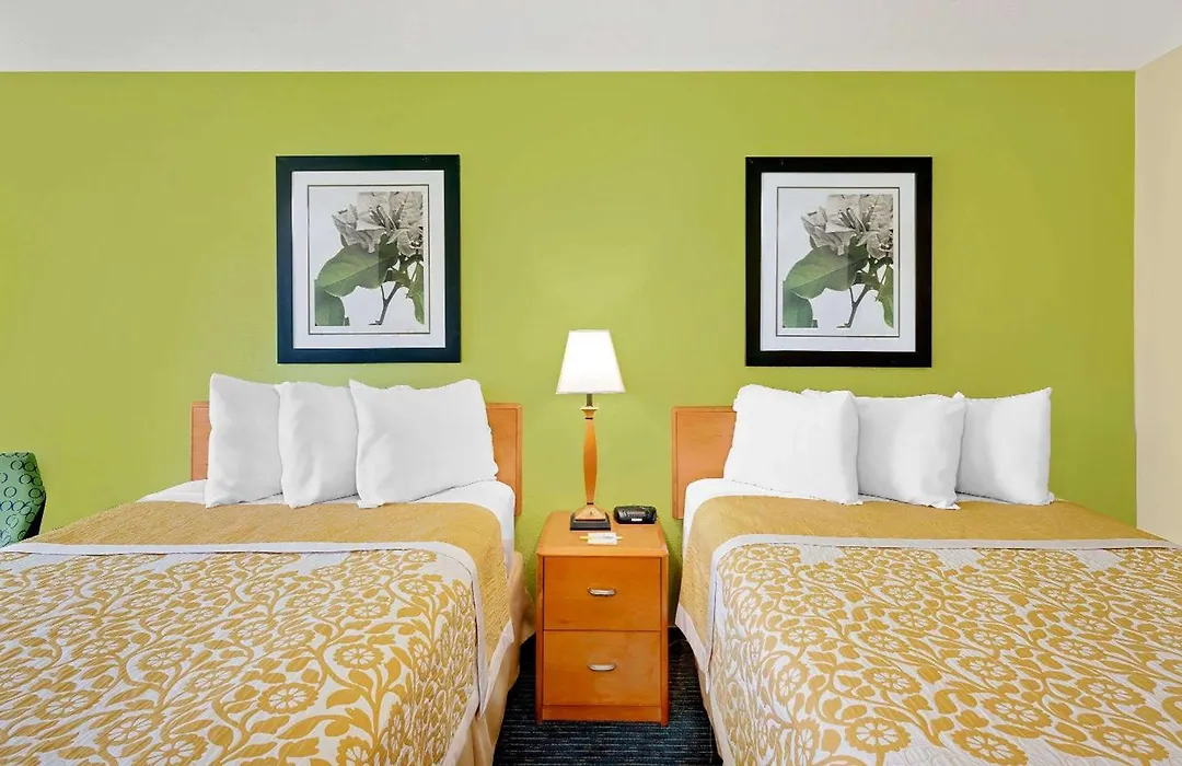 Days Inn By Wyndham Easton-1