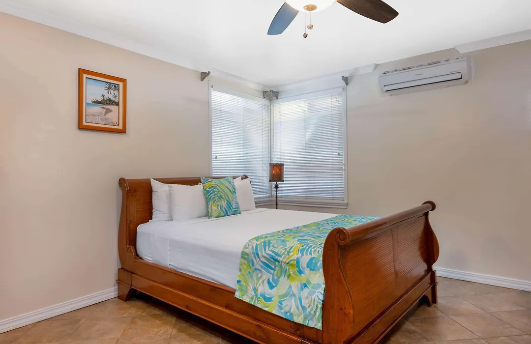 Days Inn By Wyndham Maui Oceanfront-1