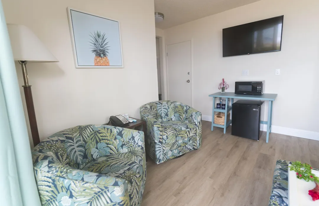 Days Inn By Wyndham Maui Oceanfront-1