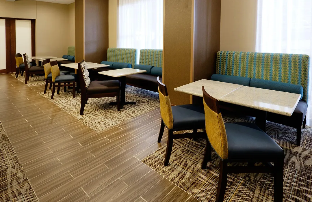 Hampton Inn Green Bay Downtown-1