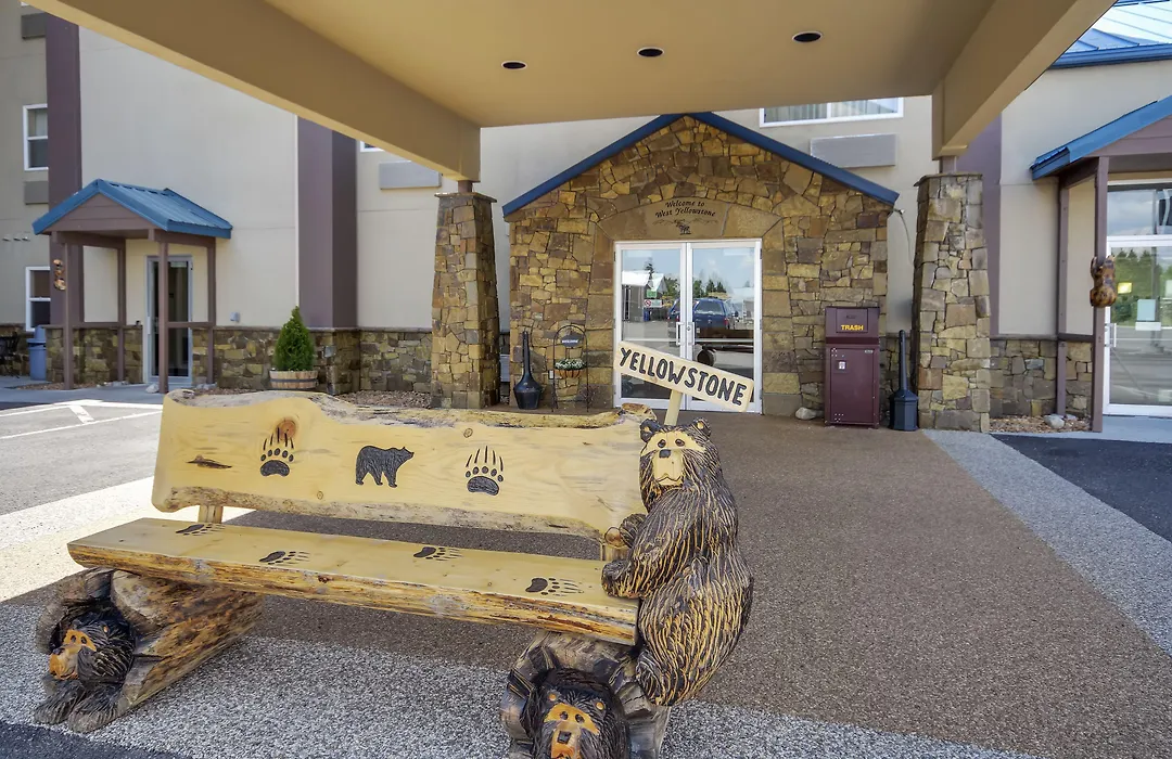 Yellowstone West Gate Hotel-1