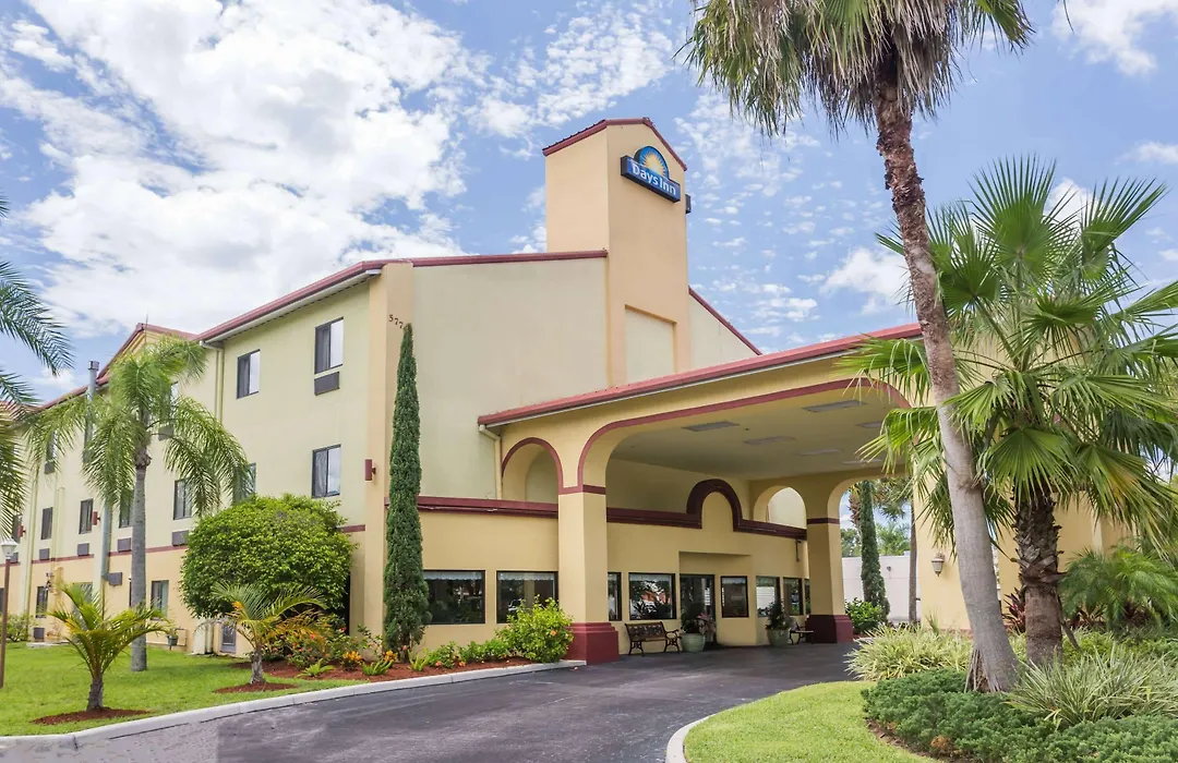Days Inn By Wyndham Sarasota I-75-1