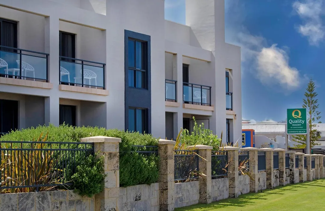 Quality Resort Sorrento Beach-1