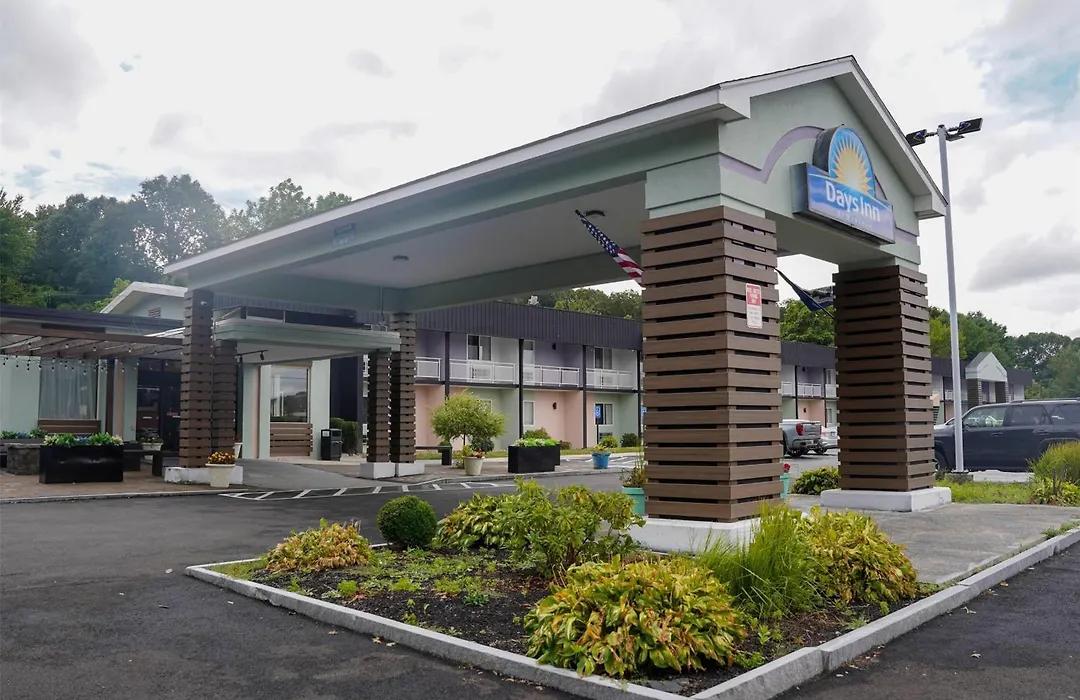 Days Inn By Wyndham Southington-1