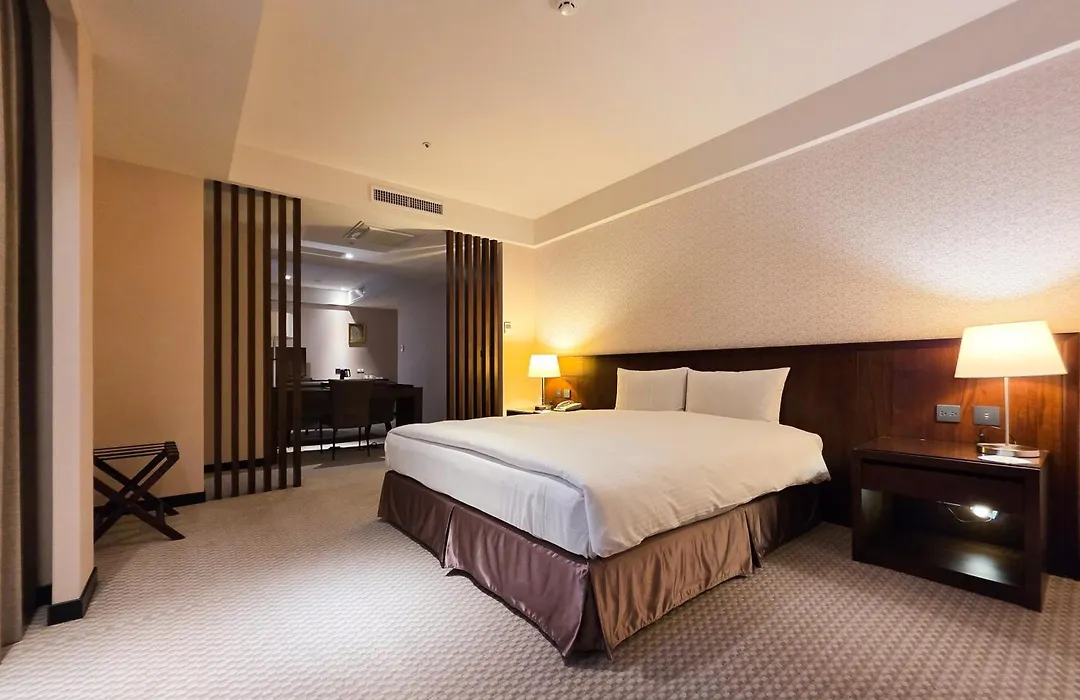 Check Inn Taichung Lailai-1