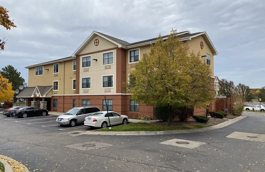 Suburban Studios Auburn Hills - Detroit-1