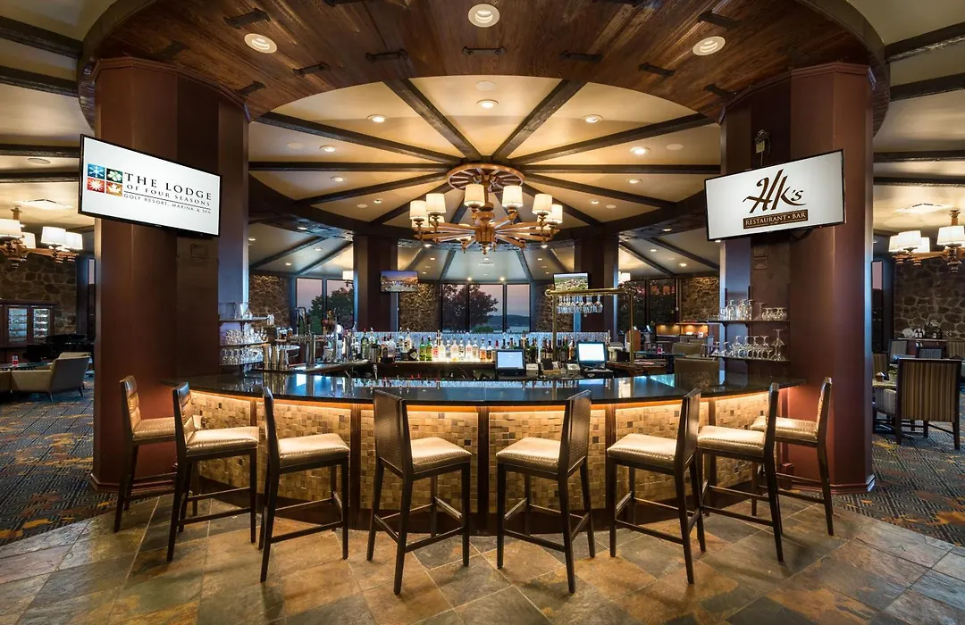 Lodge Of Four Seasons Golf Resort, Marina & Spa-1