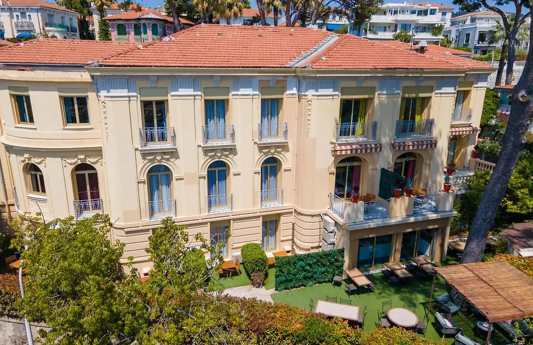 Hotel Petit Palais-1