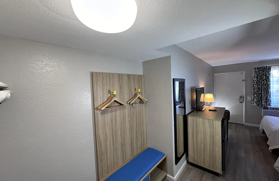 Days Inn By Wyndham San Marcos-1
