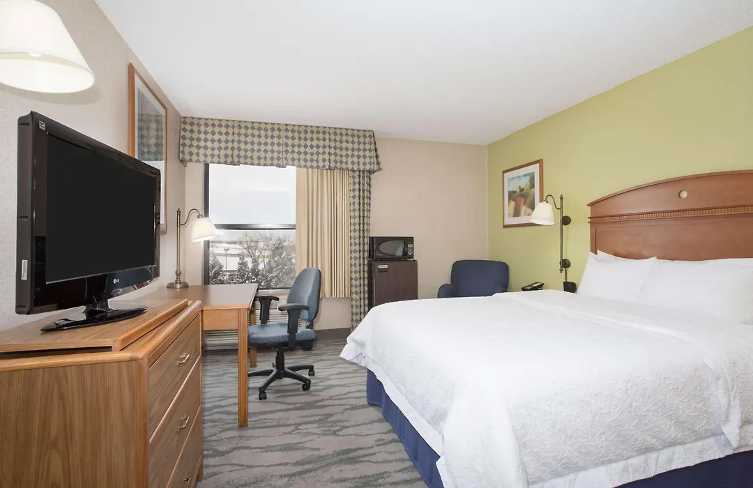 Baymont By Wyndham Thornton-1