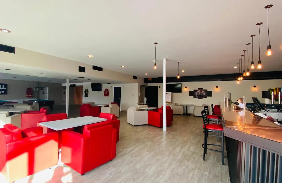 Ramada By Wyndham Whitecourt-1