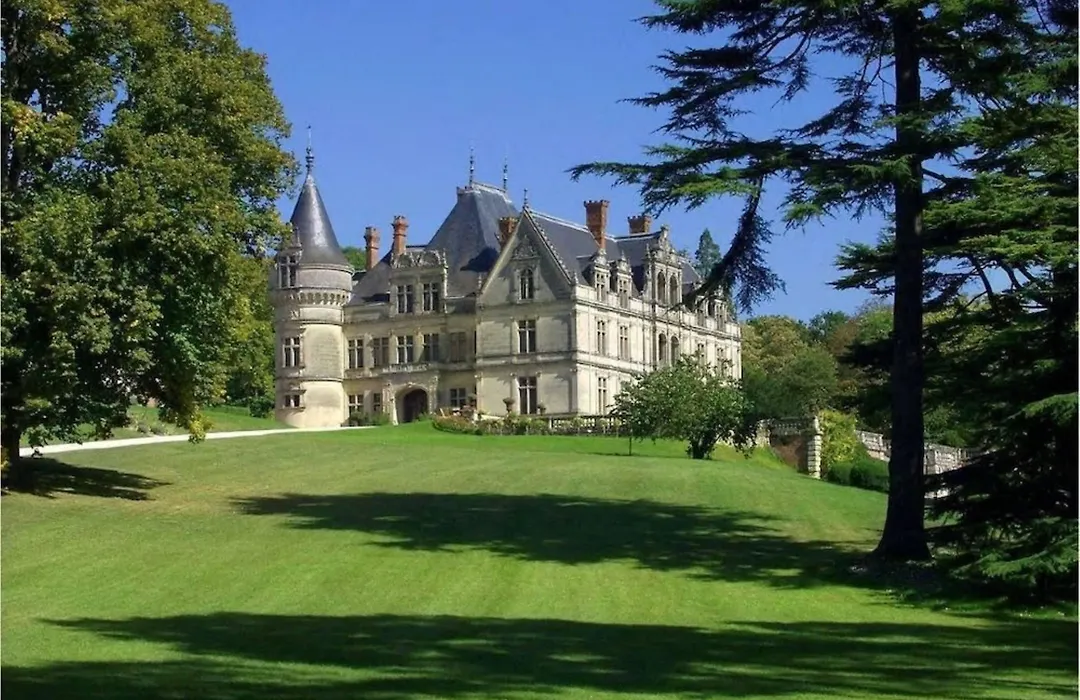 Chateau De La Bourdaisiere-1