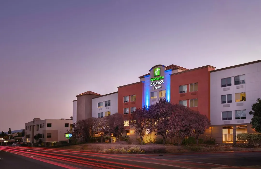 Holiday Inn Express Hotel & Suites Belmont By Ihg-1
