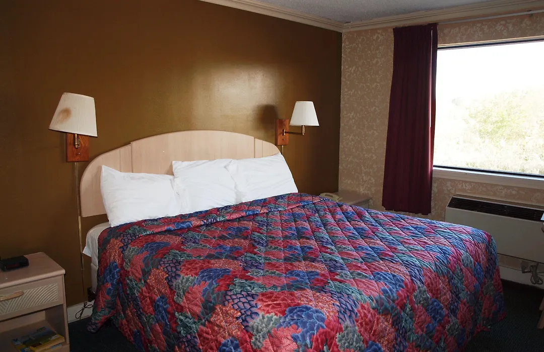 Hilltop Express Inn-1