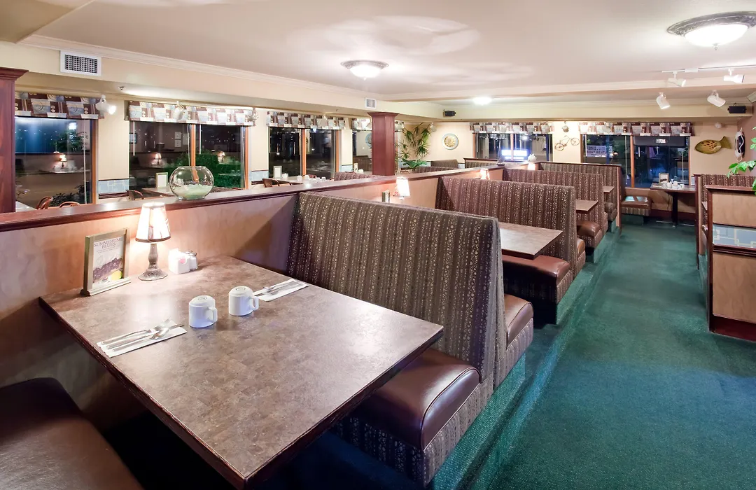Holiday Inn Hotel & Suites Osoyoos By Ihg-1