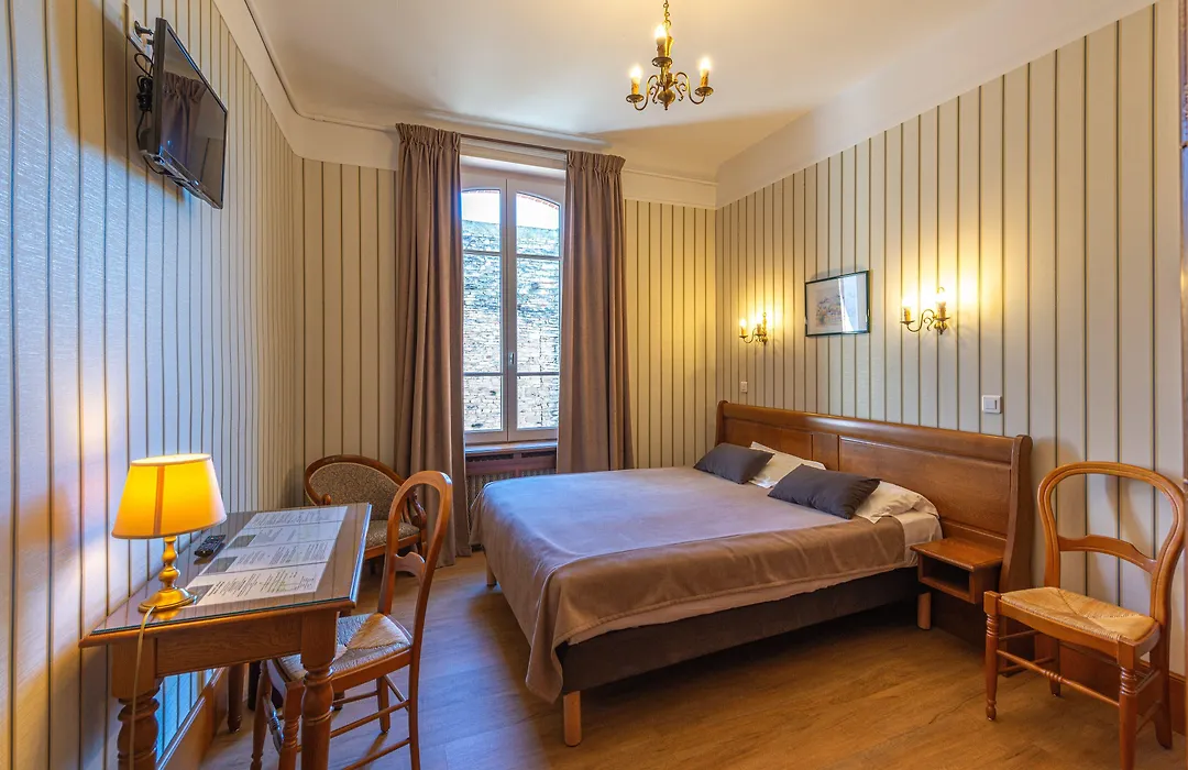 Logis Hotel de La Cloche-1