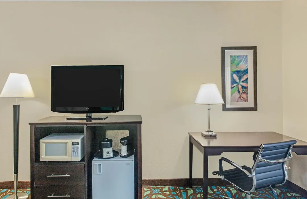 Comfort Inn & Suites Sarasota I75-1