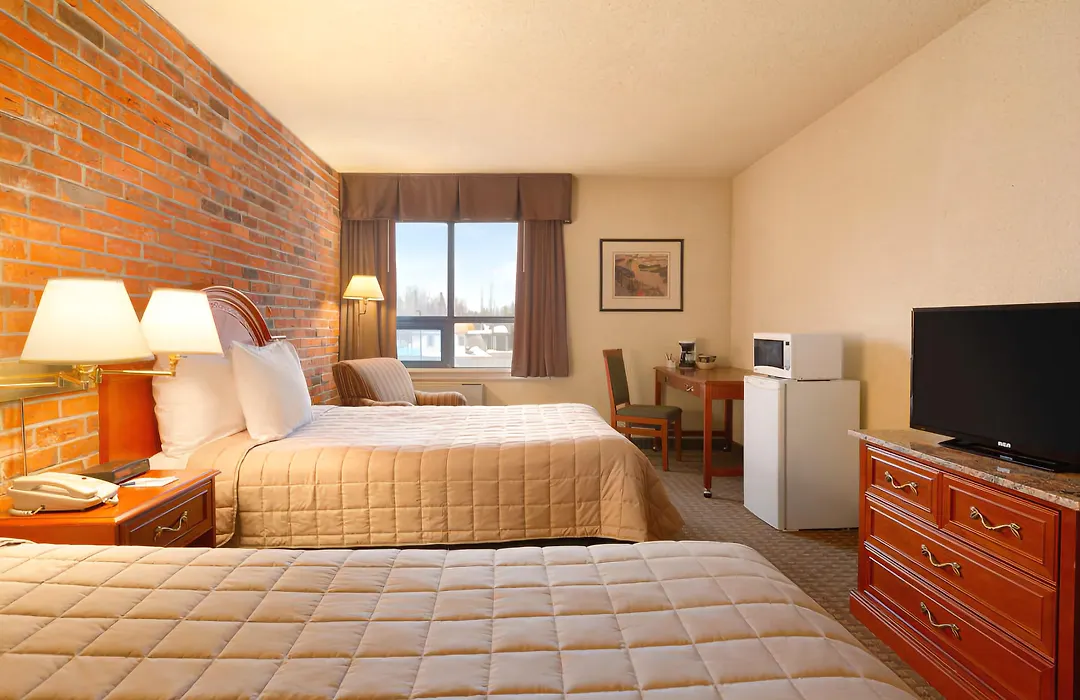 Travelodge By Wyndham North Bay Lakeshore-1