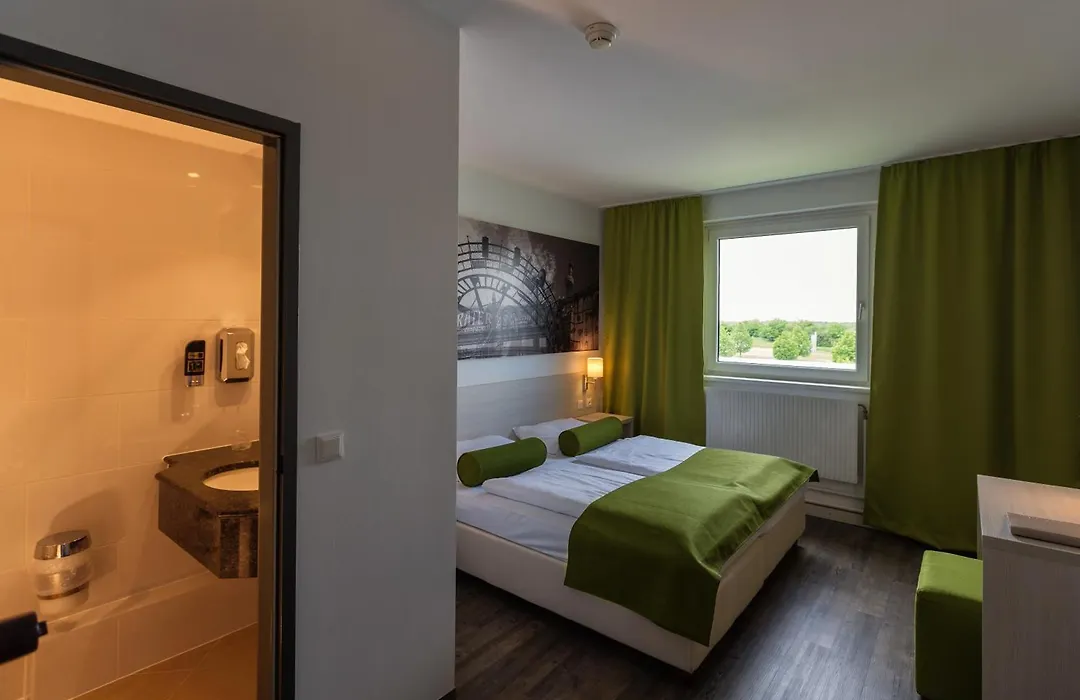 LifeHotel Vienna Airport-1