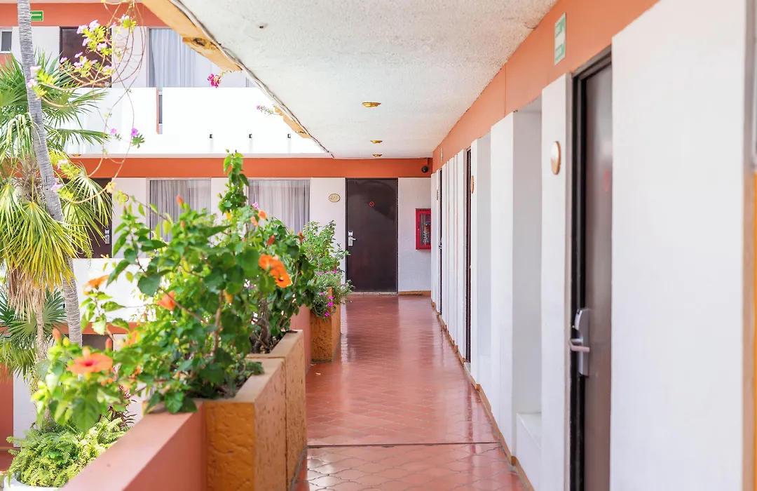 Hotel Azteca Inn-1
