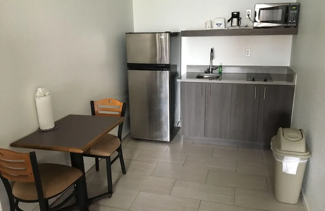 Arya Blu Inn And Suites-1