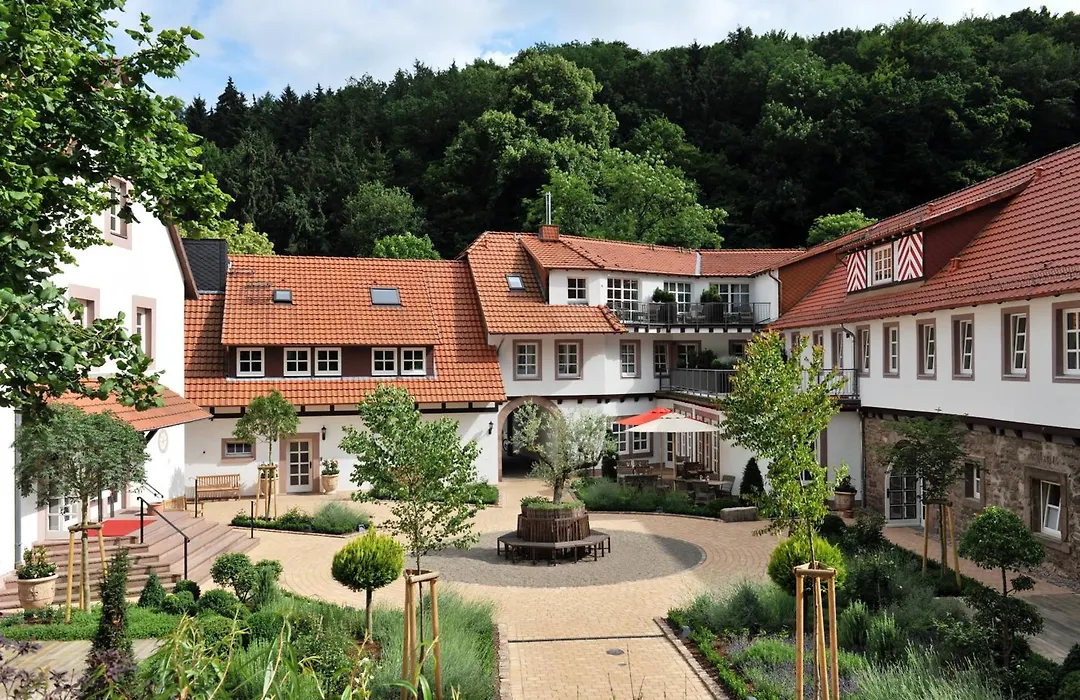 Relais & Chateaux Hardenberg Burghotel-1