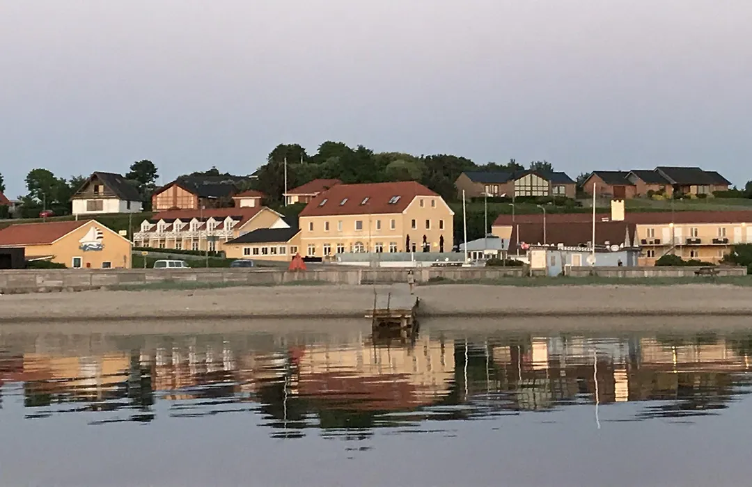 Hvalpsund Faergekro-1