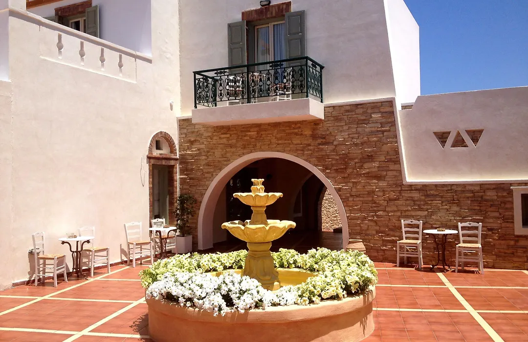 Porto Naxos-1