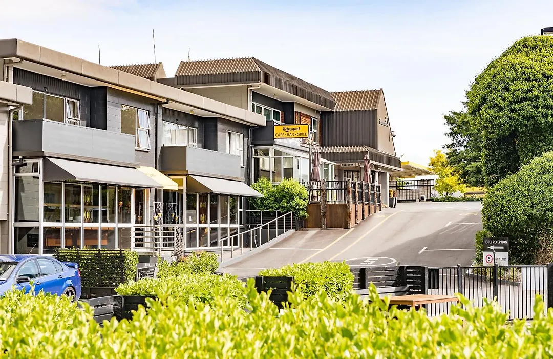 Heartland Ambassador Hotel Hamilton-1