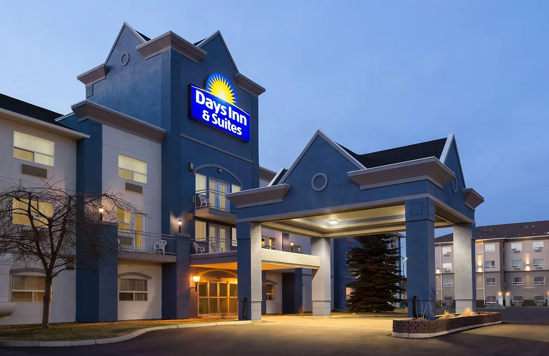 Days Inn & Suites By Wyndham Brooks-1