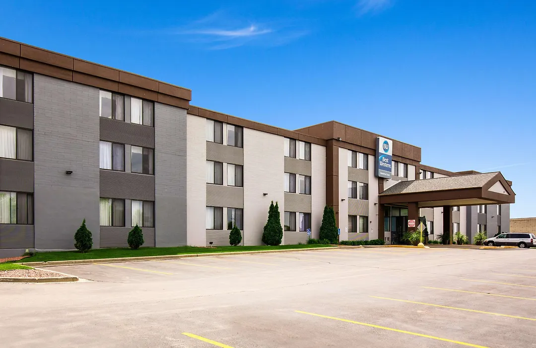 Best Western Waukesha Grand-1