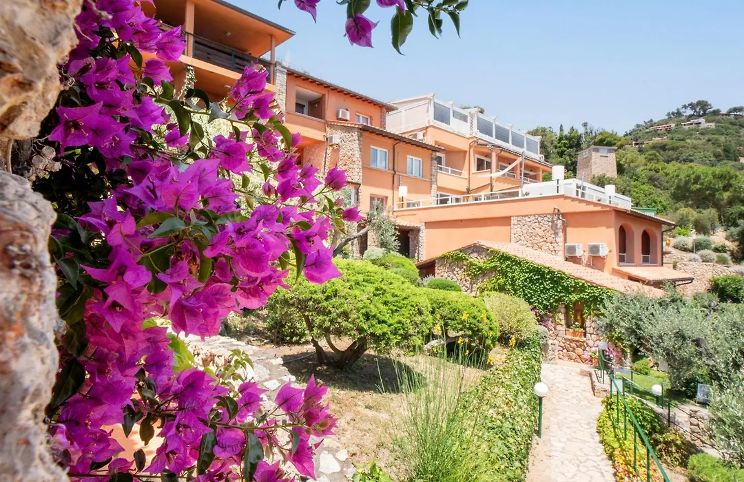 Boutique Hotel Torre Di Cala Piccola-1