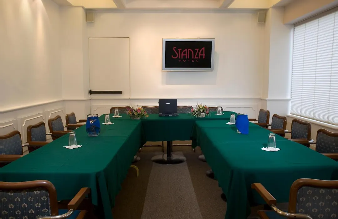 Stanza Hotel-1