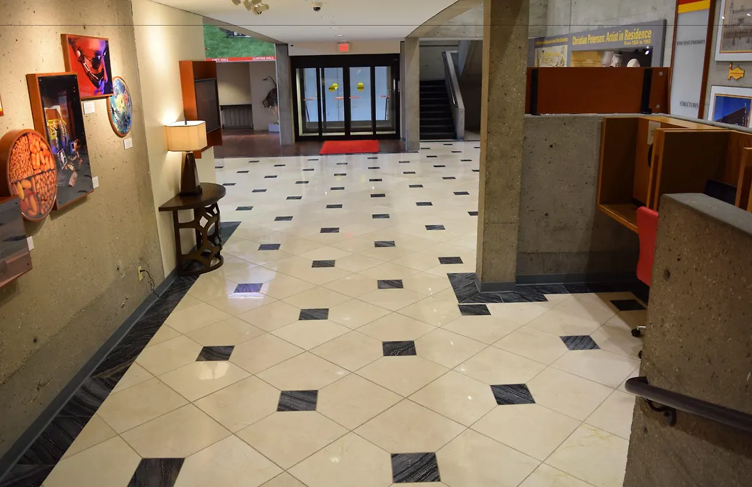 Gateway Hotel And Conference Center-1