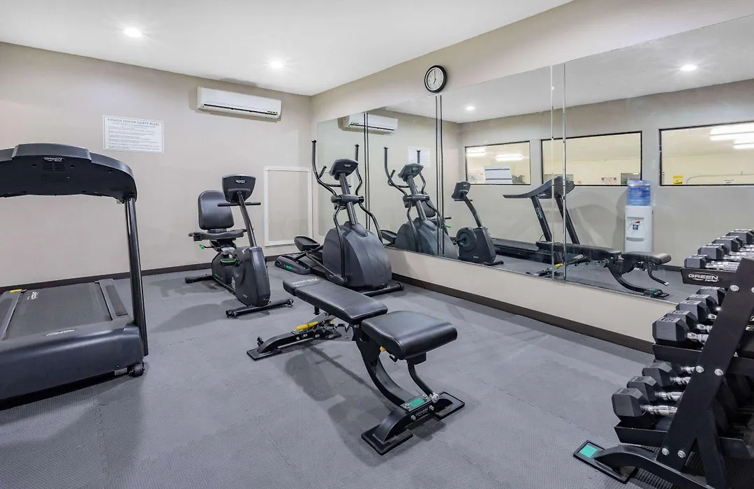 Baymont By Wyndham Milan-1