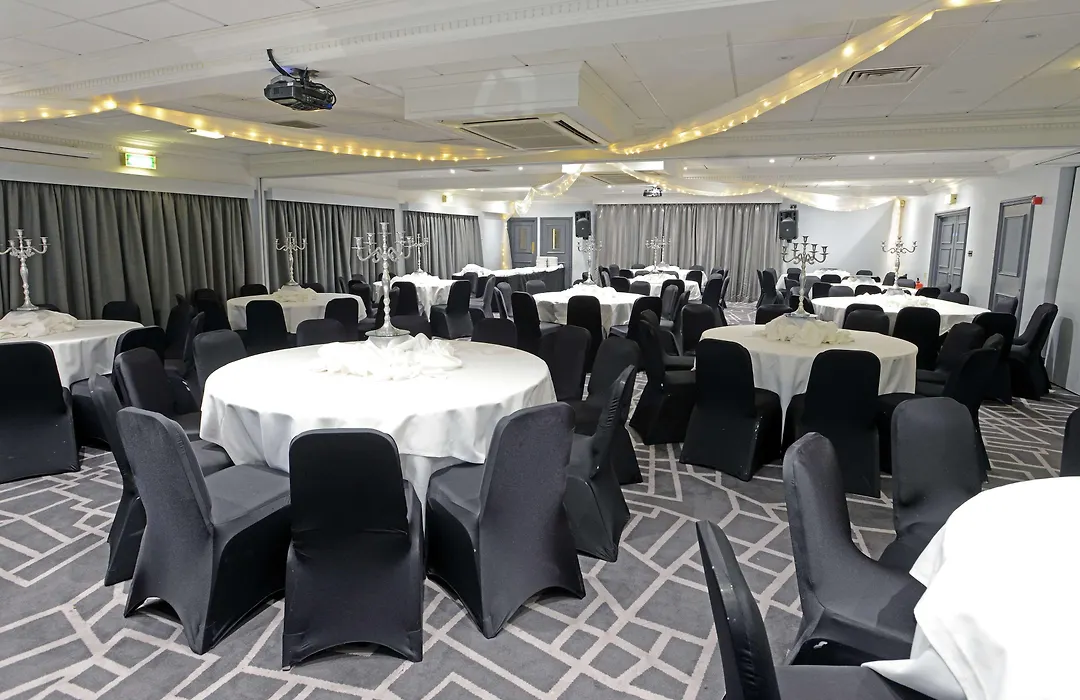 Village Hotel Manchester Bury-1