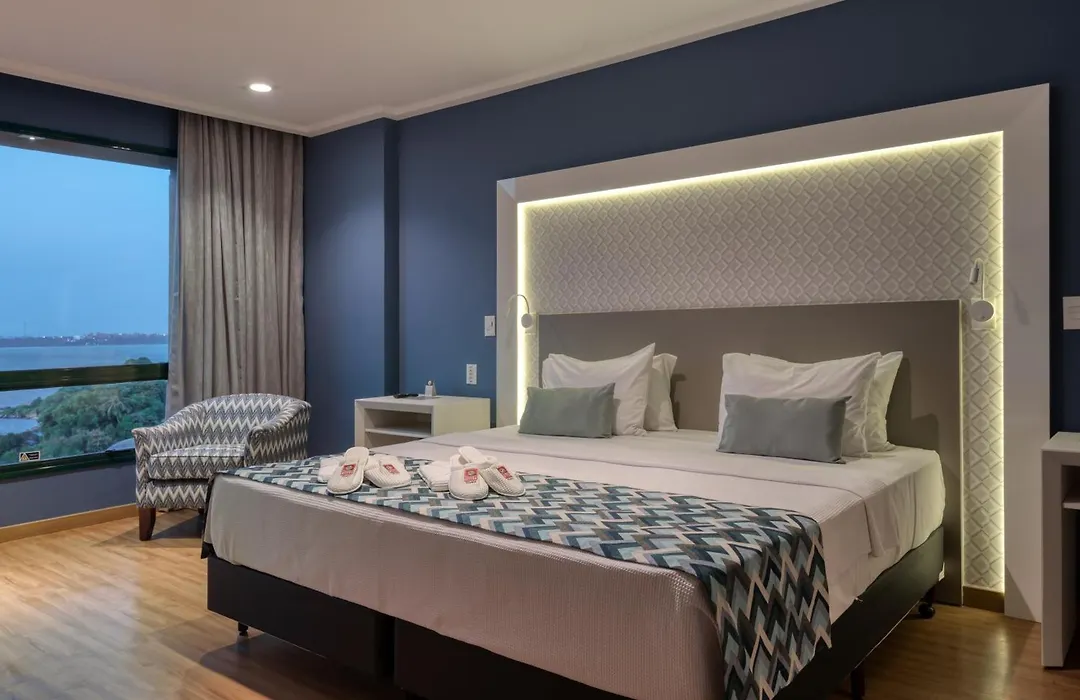 Comfort Suites Vitoria-1