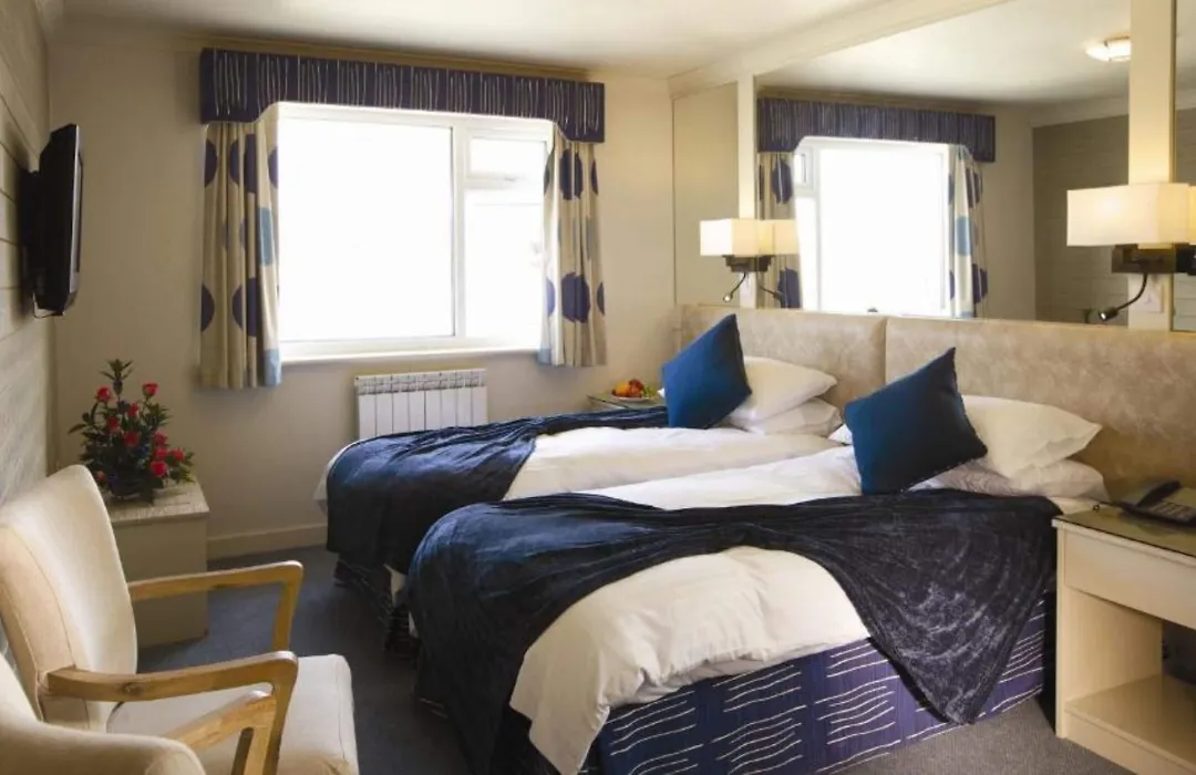 Cobo Bay Hotel-1