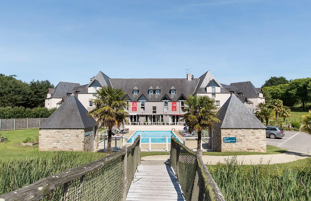 Les Ormes Domaine Et Resort-1