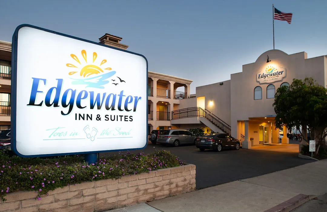 Edgewater Inn&Suites-1