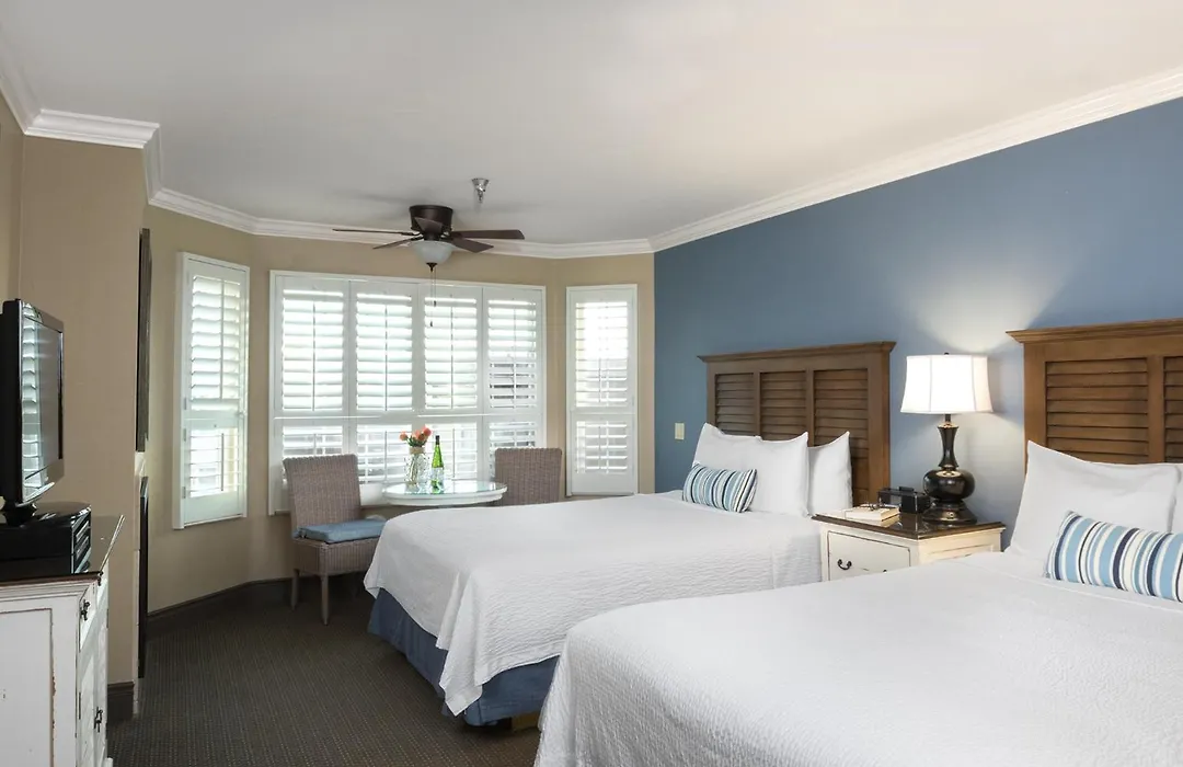 Sand Pebbles Inn-1