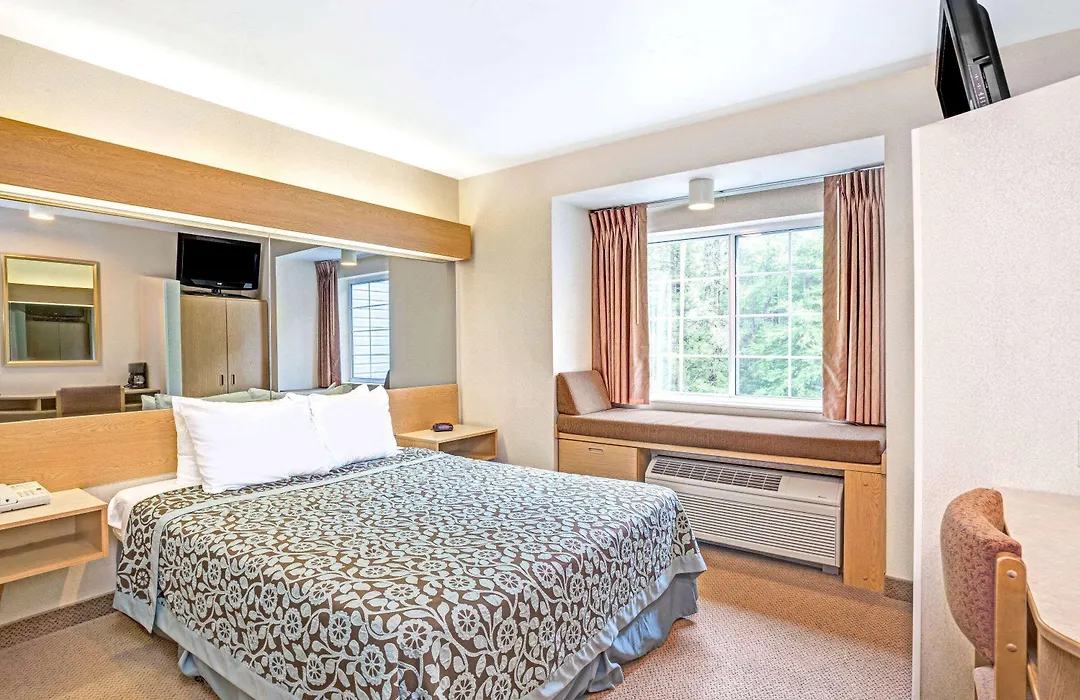 Days Inn By Wyndham Sturbridge-1