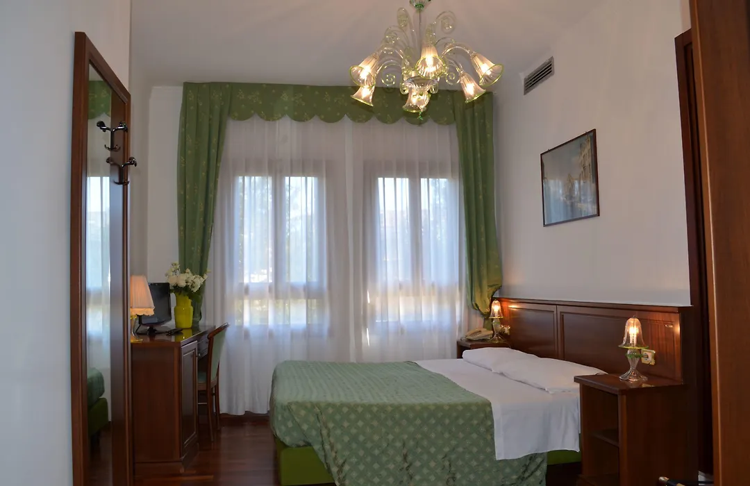 Hotel Villa Cipro-1