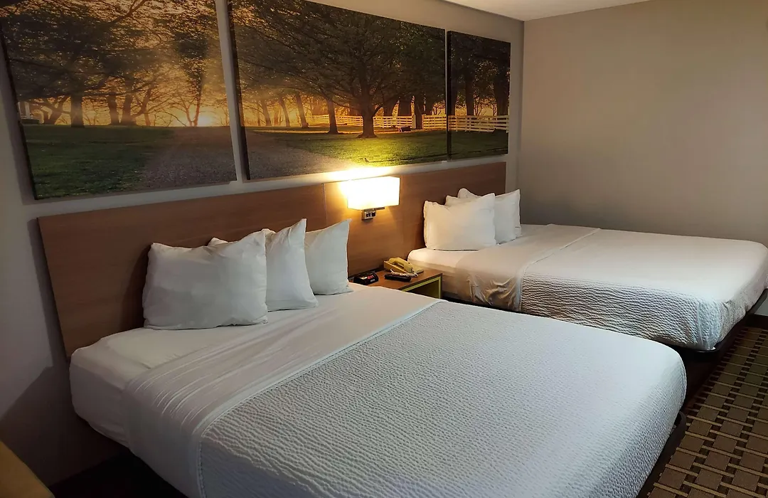 Days Inn & Suites By Wyndham Huntsville-1