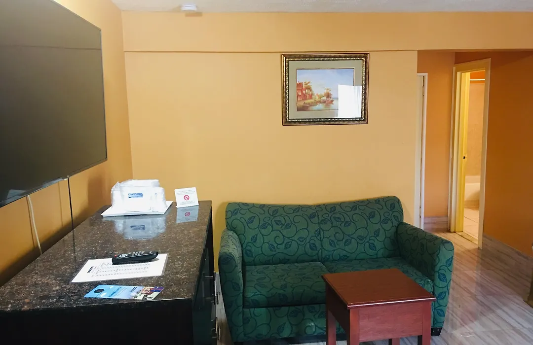 Travelodge By Wyndham Bay Shore Long Island-1