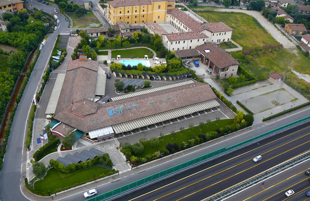 Vip'S Motel Luxury Accommodation & Spa-1