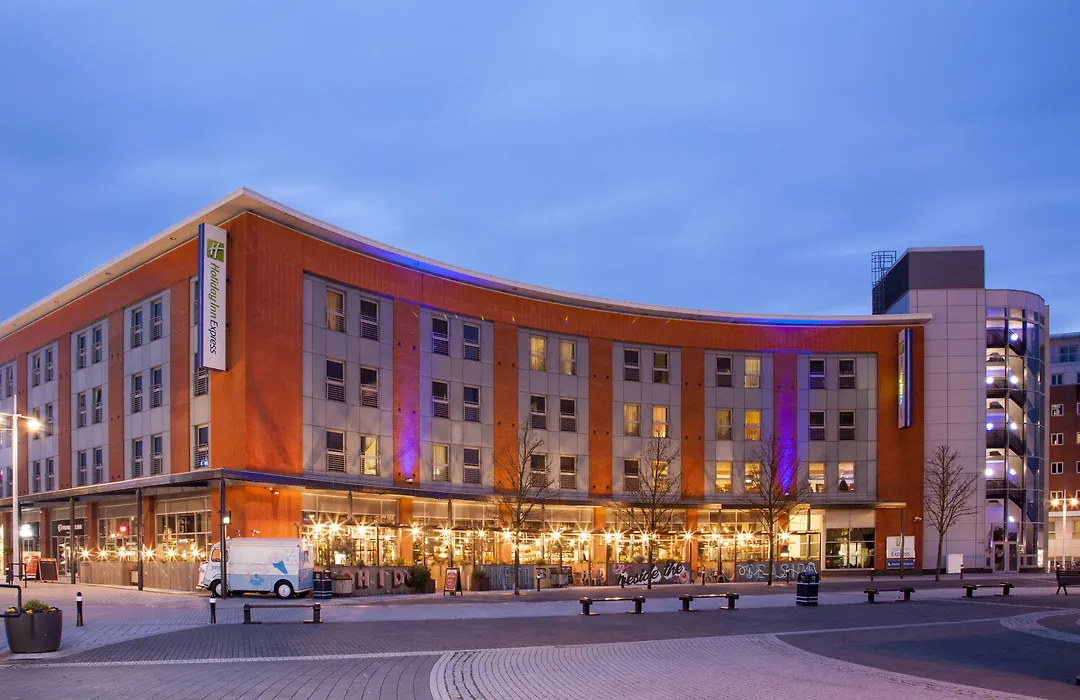 Holiday Inn Express Portsmouth Gunwharf Quays By Ihg-1