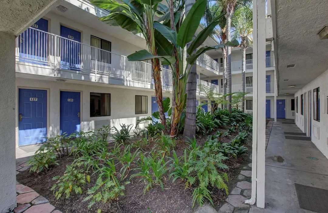Motel 6-Bellflower, CA - Los Angeles-1