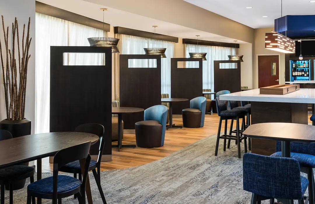 Courtyard By Marriott Fort Lauderdale Airport & Cruise Port-1