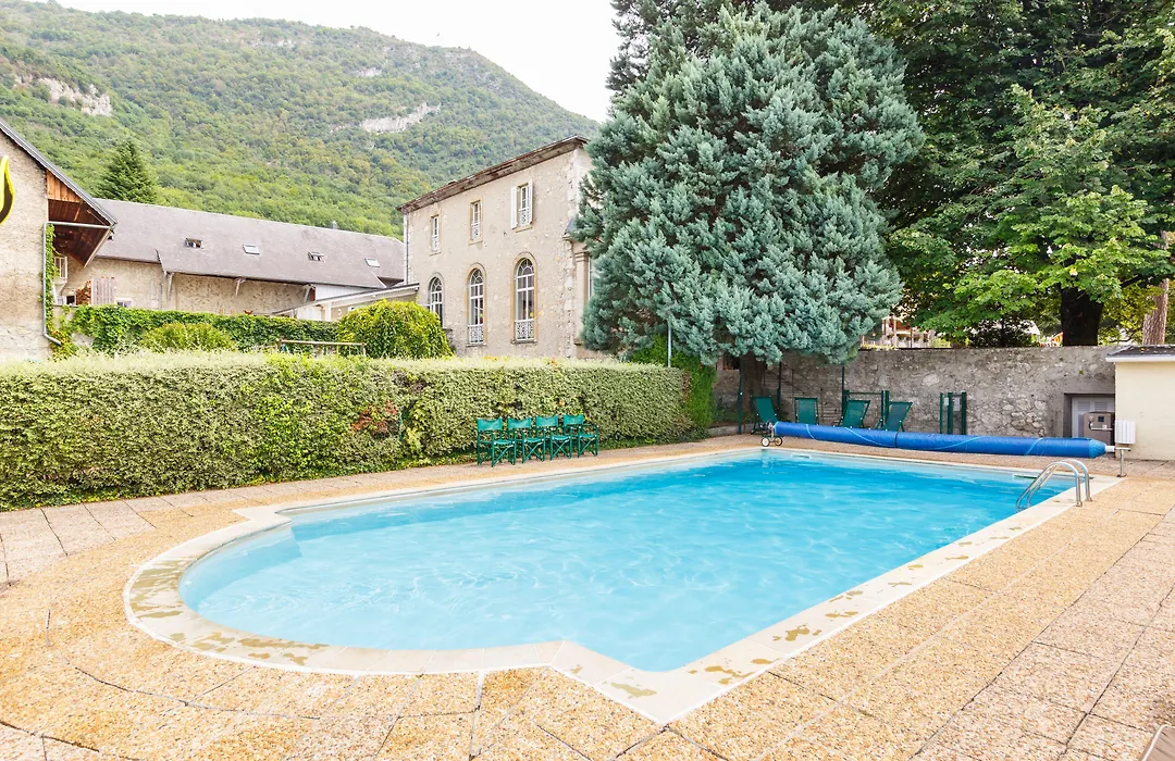 Chateau Des Comtes De Challes-1
